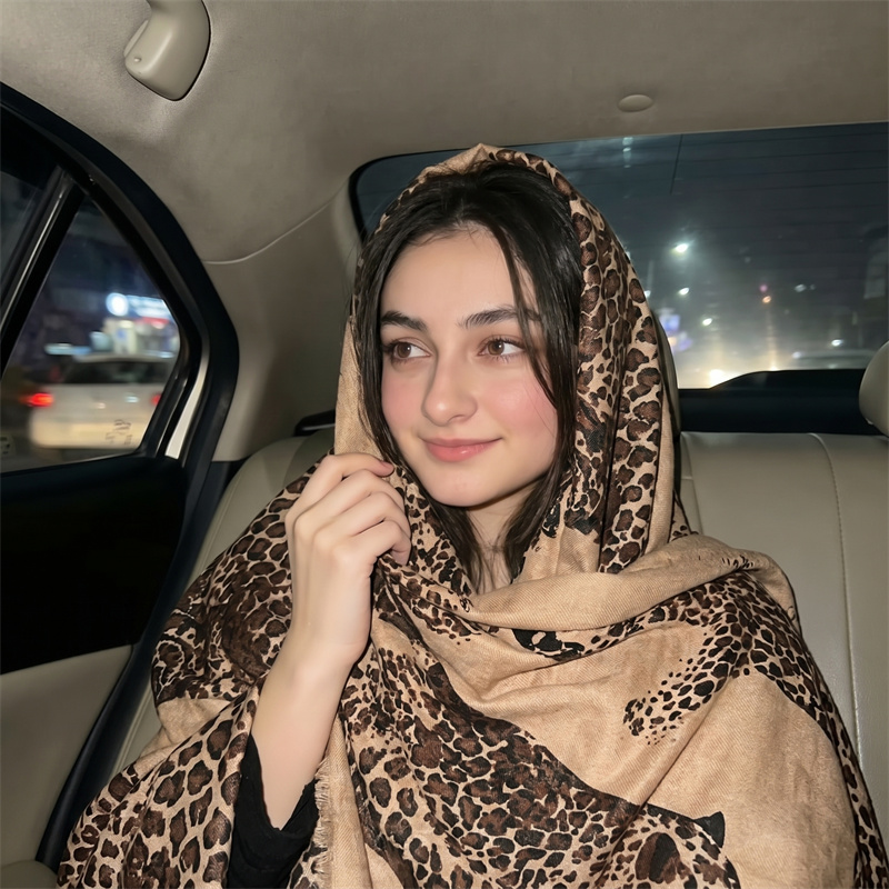 Hijab e foulard vintage con st - Women Fashion Wear recensione e prezzo