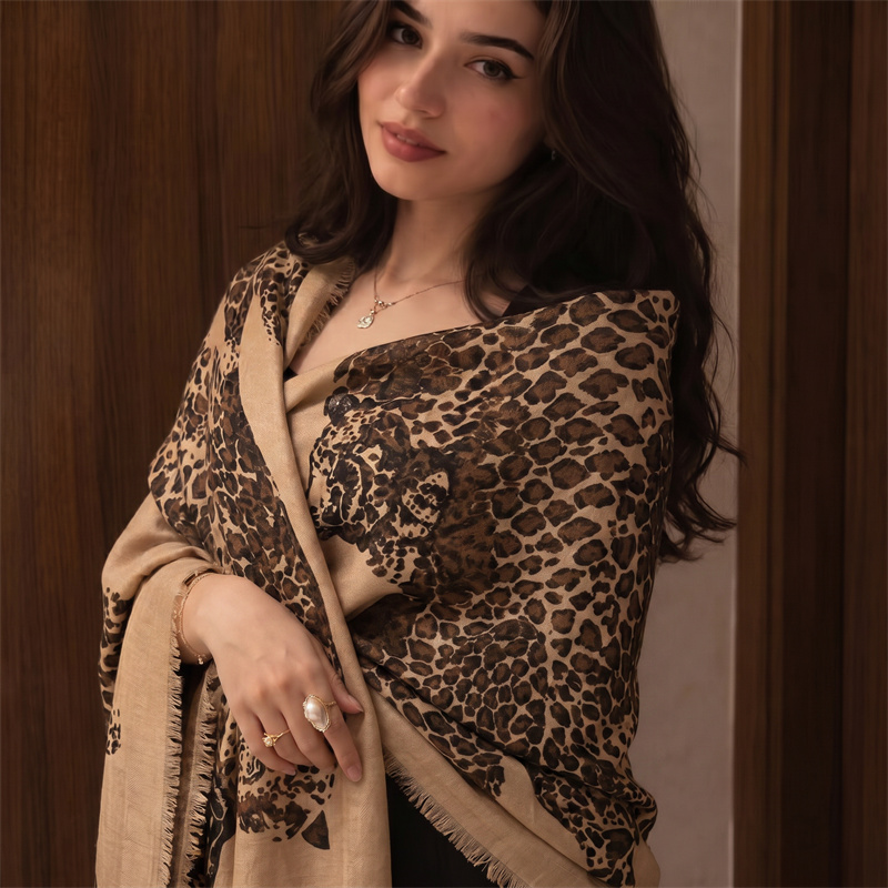 Hijab e foulard vintage con st - Women Fashion Wear recensione e prezzo